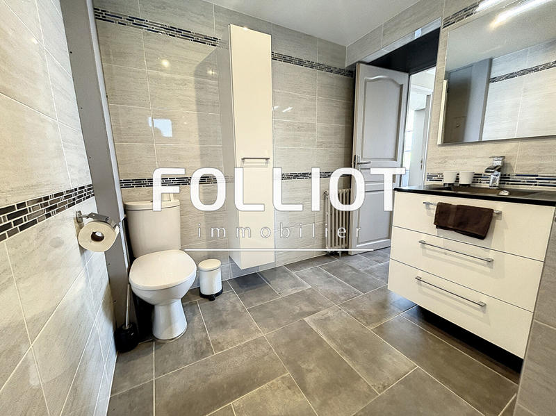 Maison - 286 m² - 7 pièces