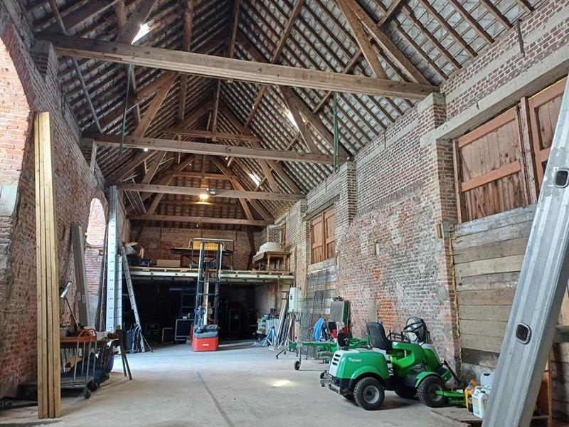 Maison - 400 m² - 14 pièces