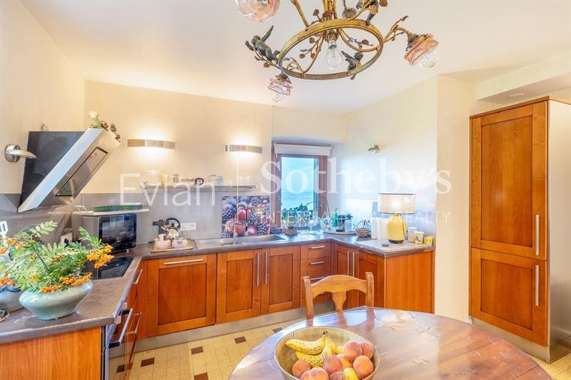 Maison - 261 m² - 13 pièces