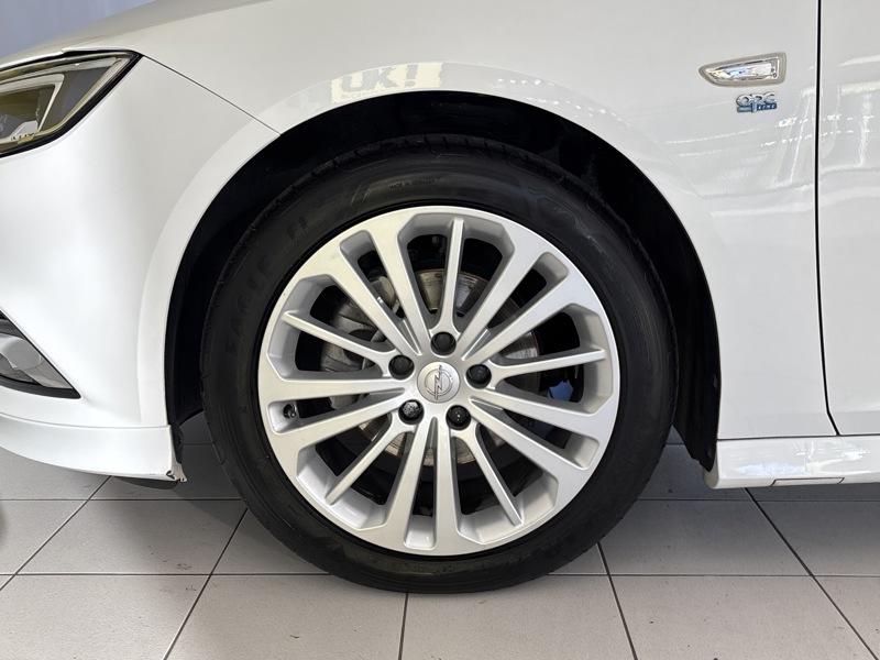 Opel Insignia B Grand Sport Ultimate 1.6 136 ch Bva6 Camera - Sieges Chauffan