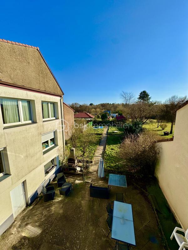 Maison traditionnelle - 260 m² - 10 pièces