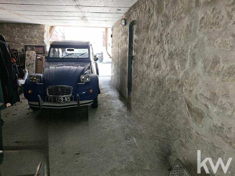 Maison - 278 m² - 11 pièces