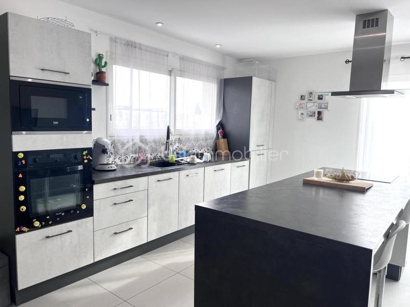 Maison - 92 m² - 5 pièces