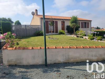 Maison - 90 m² - 5 pièces