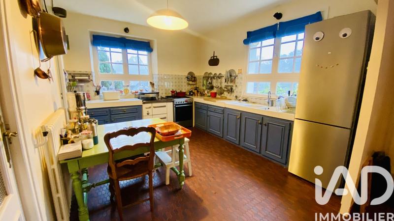 Maison - 305 m² - 10 pièces