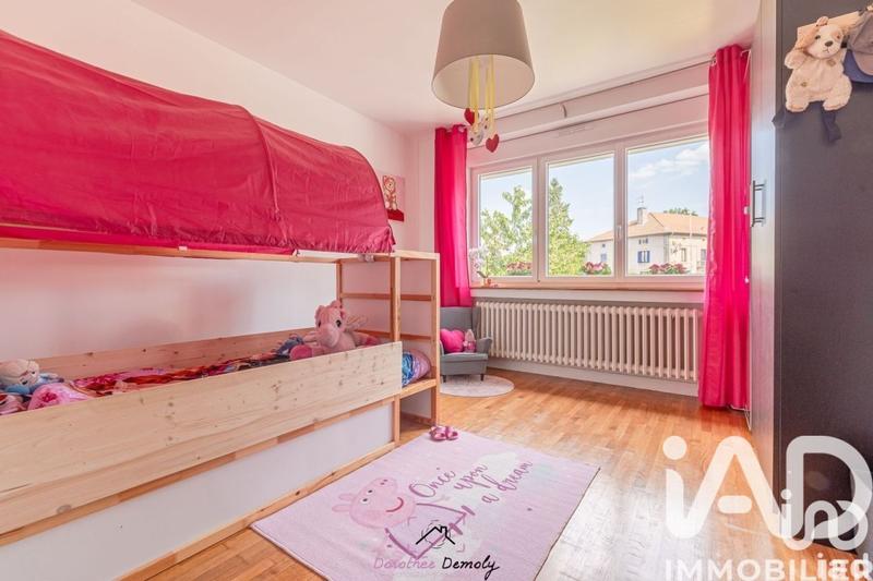 Maison - 305 m² - 13 pièces