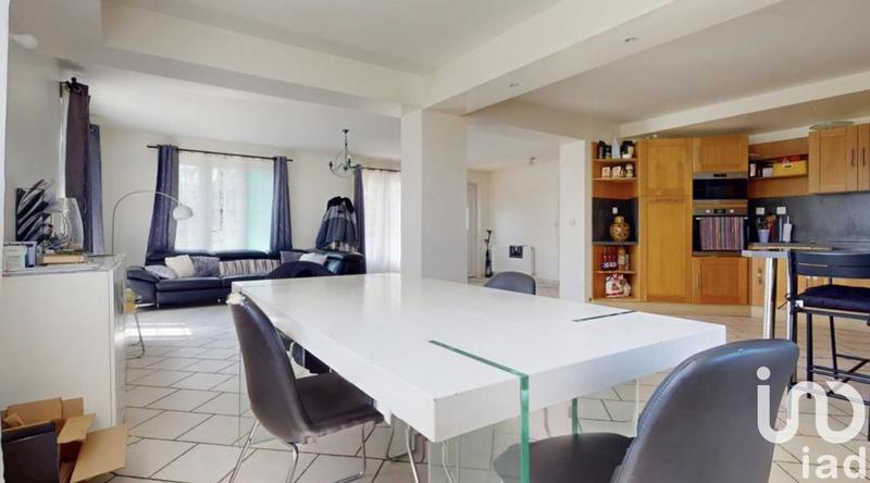 Maison - 235 m² - 7 pièces