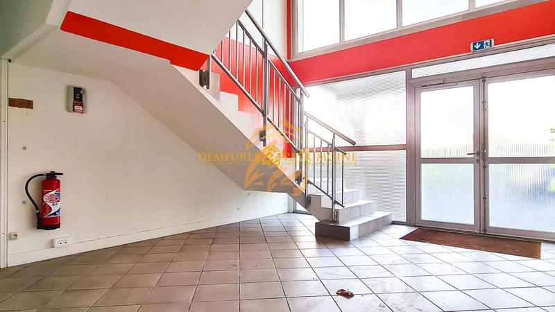Local d'activités - 2 100 m²