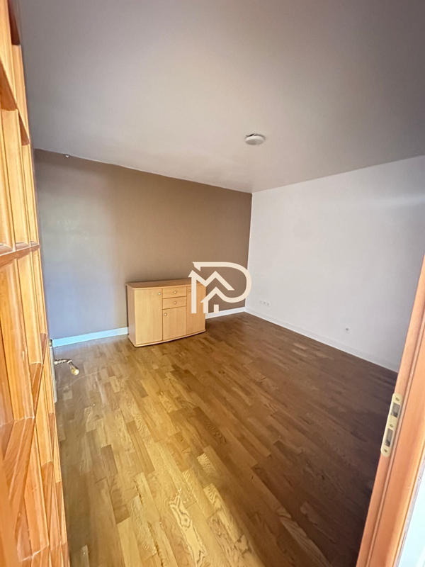 Local d'activités - 590 m²