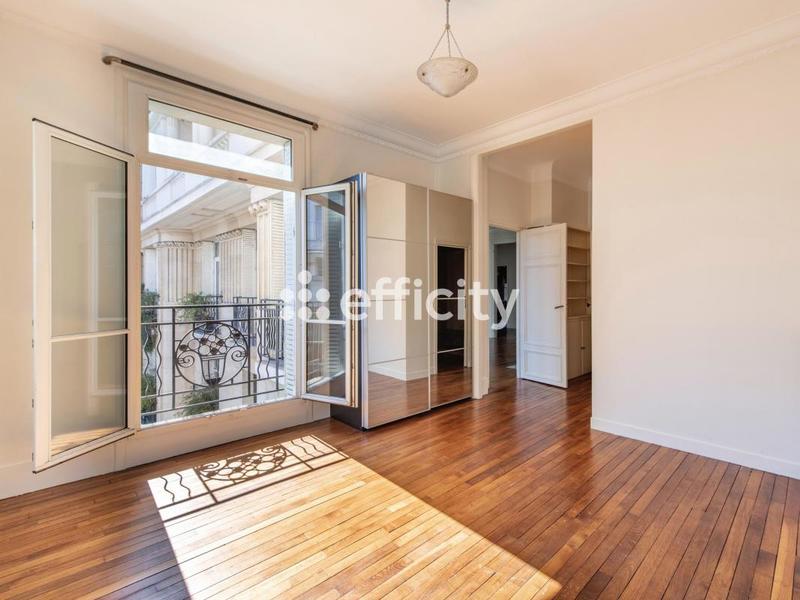 Appartement - 174 m² - 6 pièces