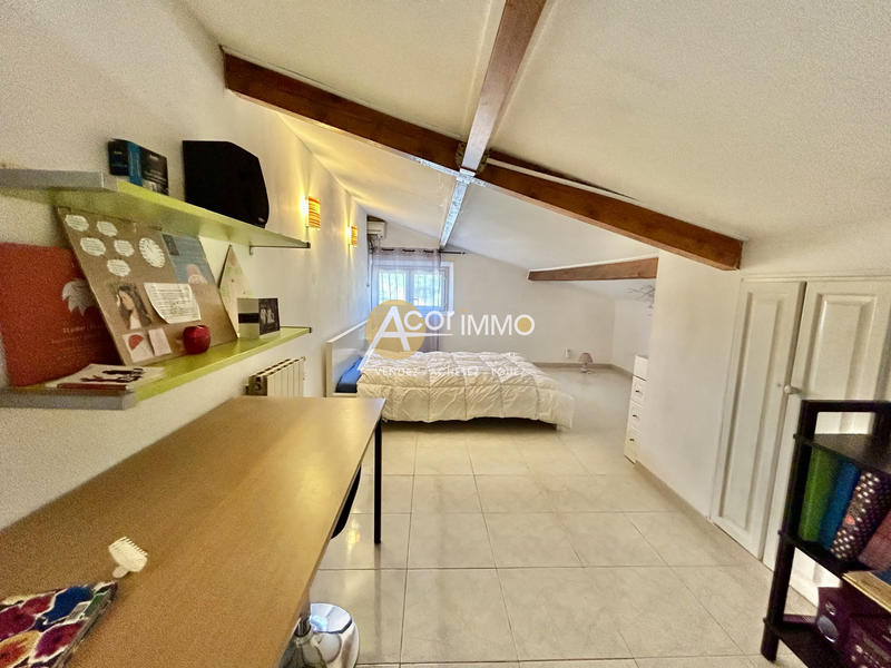 Maison - 212 m² - 7 pièces