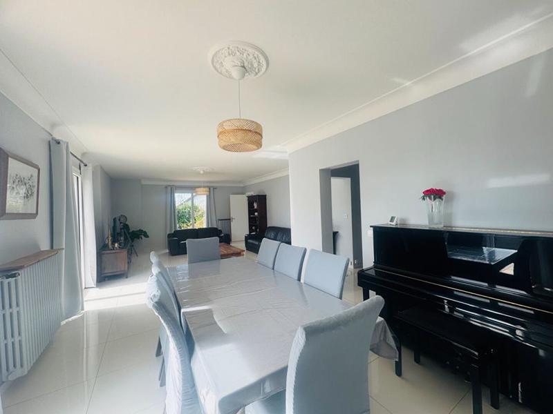 Maison - 233 m² - 6 pièces