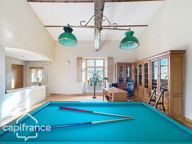 Maison - 291 m² - 12 pièces