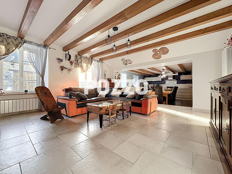 Maison - 215 m² - 8 pièces