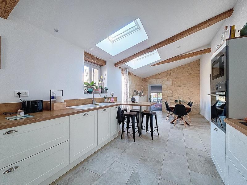 Maison - 138 m² - 8 pièces