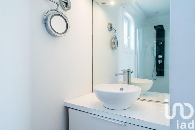 Maison - 252 m² - 8 pièces