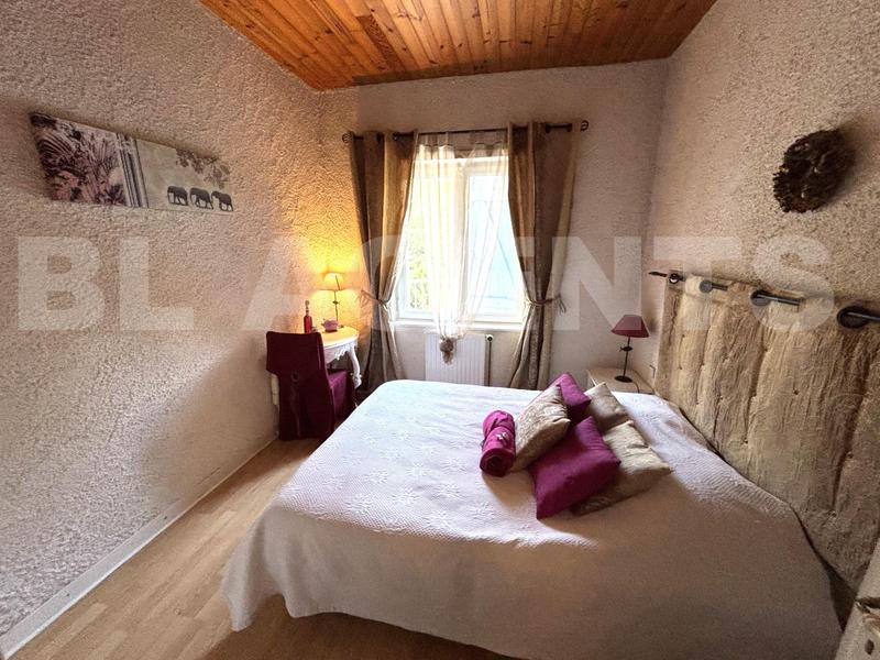 Maison de maîtres - 202 m² - 6 pièces