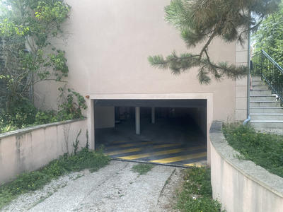 Parking / Garage - 15 m²