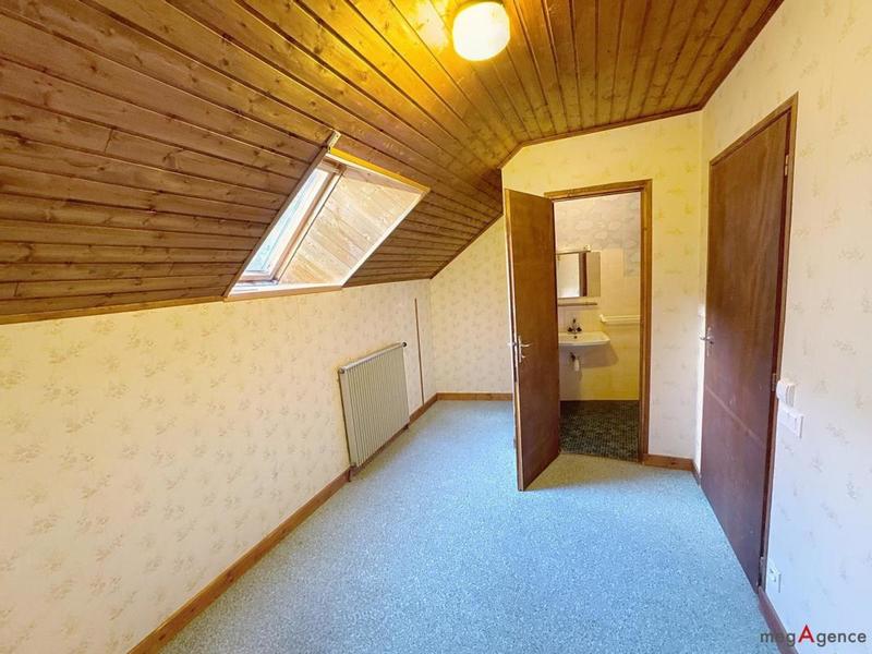 Maison traditionnelle - 195 m² - 7 pièces