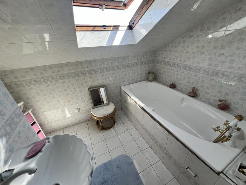 Maison - 103 m² - 7 pièces