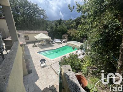 Maison - 220 m² - 9 pièces