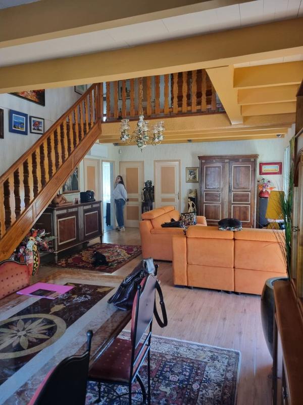 Maison - 140 m² - 5 pièces