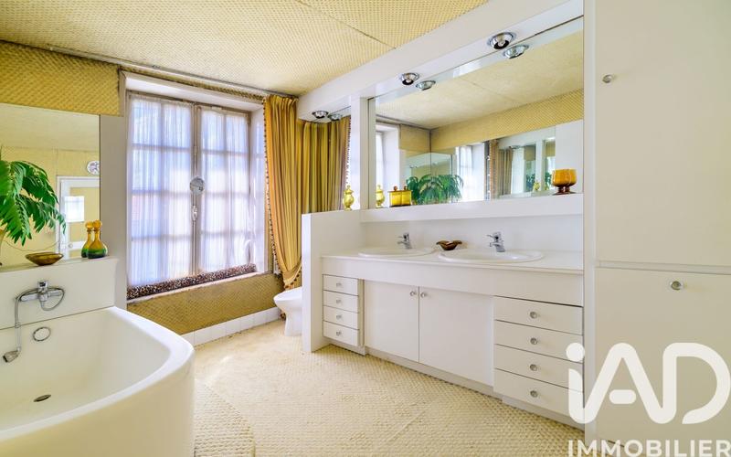 Maison - 252 m² - 7 pièces