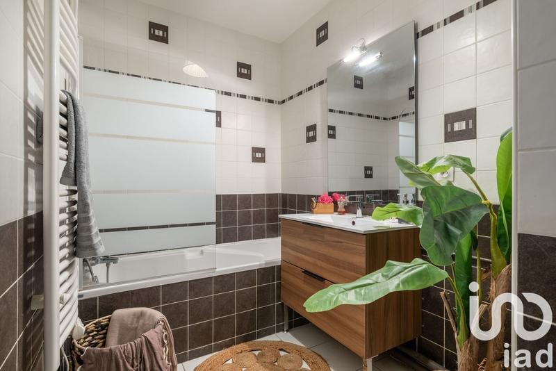 Appartement - 80 m² - 4 pièces