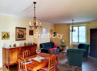 Maison - 230 m² - 5 pièces