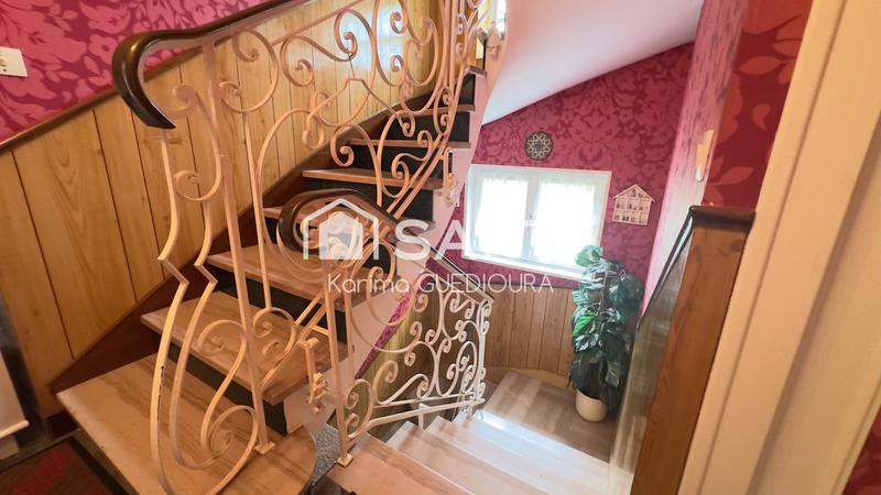 Maison - 157 m² - 8 pièces