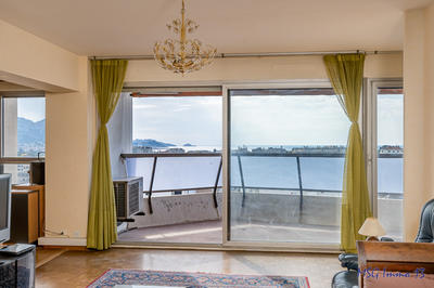 Appartement - 82 m² - 3 pièces