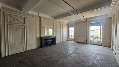 Appartement - 120 m² - 4 pièces