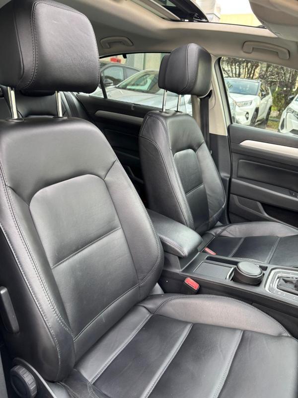 Volkswagen Passat Berline 1.4 Tsi 16v Bmt Dsg7 150 cv Boîte auto