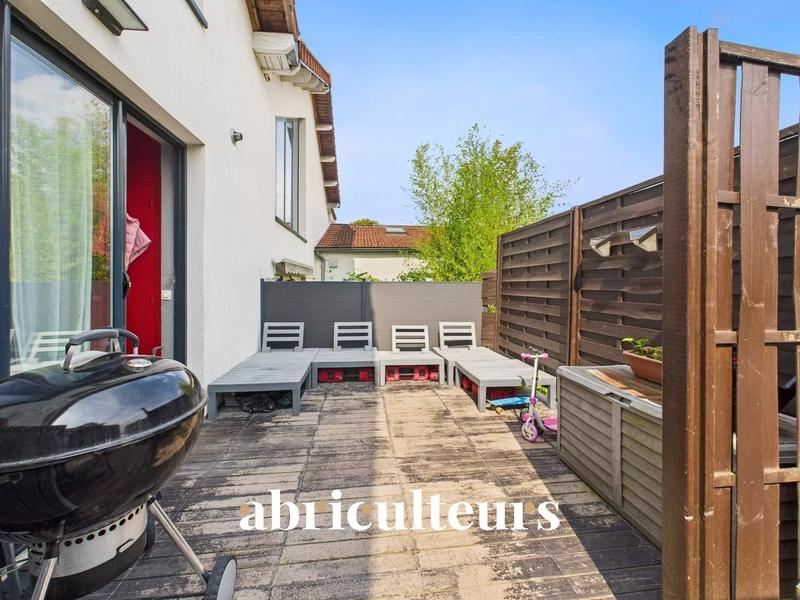 Loft - 117 m² - 6 pièces