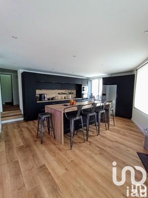 Maison de ville - 286 m² - 9 pièces