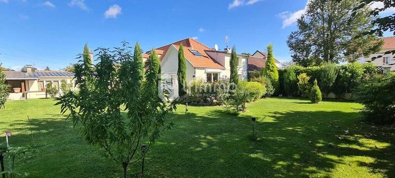 Propriété - 260 m² - 5 pièces