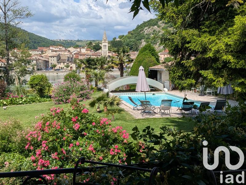 Maison - 484 m² - 16 pièces