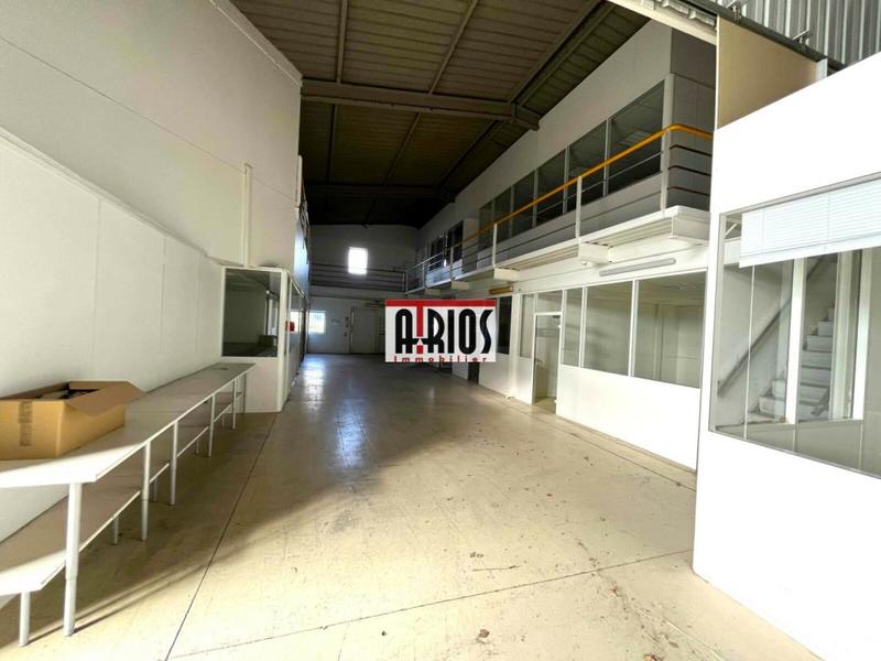 Local d'activité / Entrepôt - 1 710 m²