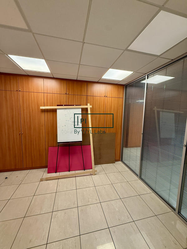 Local commercial - 102 m² - 5 pièces