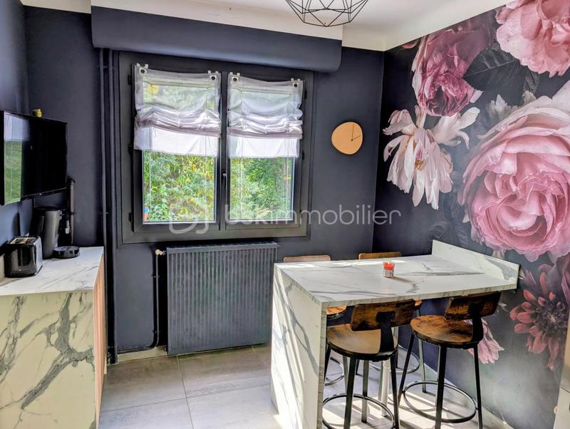 Maison traditionnelle - 185 m² - 6 pièces