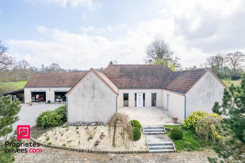 Maison - 250 m² - 8 pièces