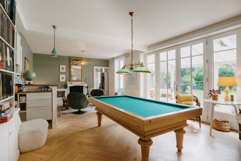 Maison - 220 m² - 7 pièces