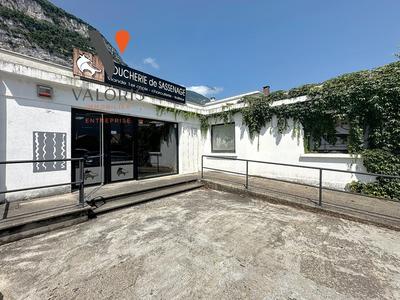 Local commercial - 117 m² - 4 pièces