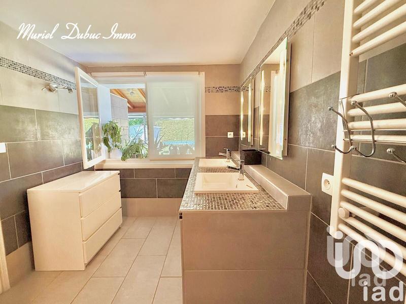 Maison - 200 m² - 7 pièces