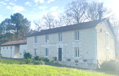 Maison en pierre - 260 m² - 8 pièces