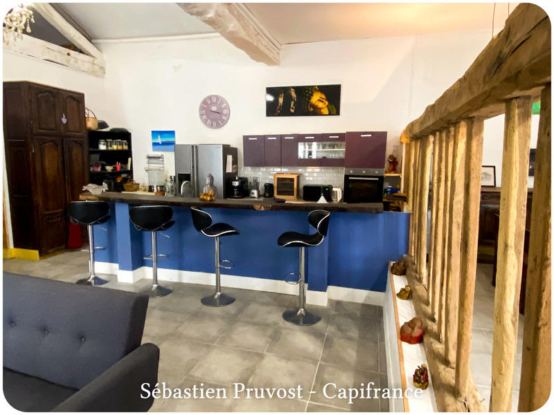 Propriété - 145 m² - 10 pièces