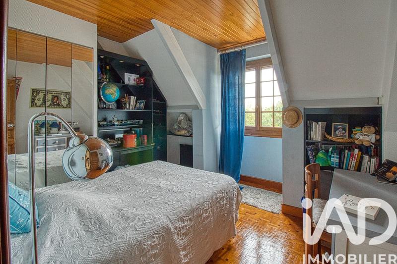 Maison - 235 m² - 10 pièces