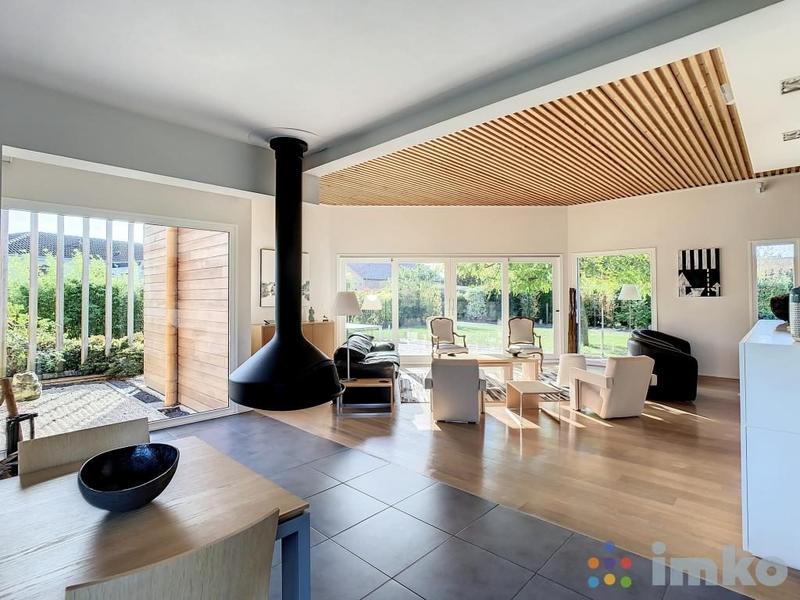 Maison - 199 m² - 8 pièces