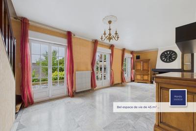 Maison - 93 m² - 5 pièces