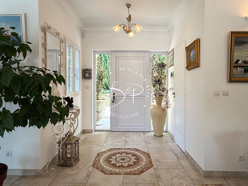 Maison - 244 m² - 7 pièces